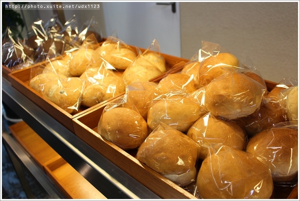 瑪利MAMA手作麵包:瑪利亞社會福利基金會-瑪利MAMA手作麵包✪充滿愛與夢想的幸福麵包、簡餐~102.10.01