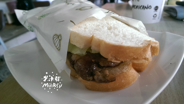 28巷早餐坊：【高雄/食﹡鳳山】超熱門排隊店．乳酪絲超瘋狂蛋餅．28巷早餐坊