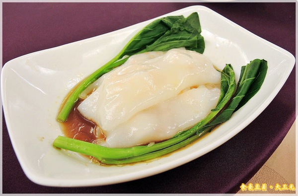 大三元酒樓：『口碑卷』【台北。大三元酒樓】皮脆肉嫩又多汁的烤鴨上桌嚕!!!