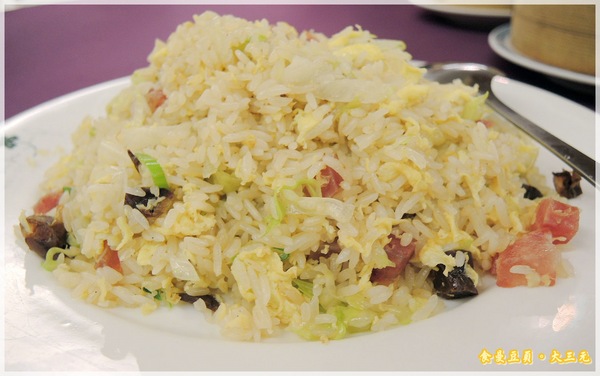 大三元酒樓：『口碑卷』【台北。大三元酒樓】皮脆肉嫩又多汁的烤鴨上桌嚕!!!