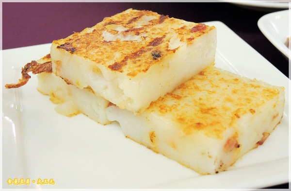 大三元酒樓：『口碑卷』【台北。大三元酒樓】皮脆肉嫩又多汁的烤鴨上桌嚕!!!