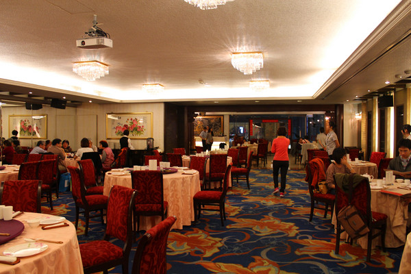 大三元酒樓：[台北]大三元酒樓 皮脆肉嫩的烤鴨來囉!!!!!