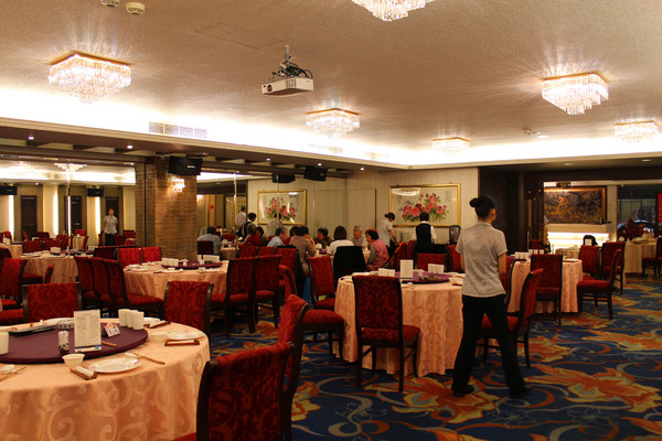 大三元酒樓：[台北]大三元酒樓 皮脆肉嫩的烤鴨來囉!!!!!