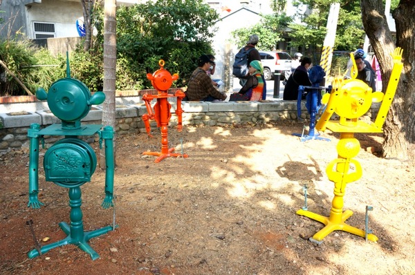 水巷覓鏡 & 水圈圈：2013桃園地景藝術節～水巷覓鏡 & 炳哥的機器人異想世界