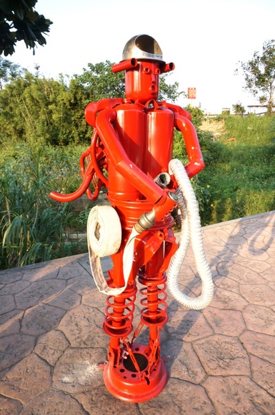 水巷覓鏡 & 水圈圈：2013桃園地景藝術節～水巷覓鏡 & 炳哥的機器人異想世界