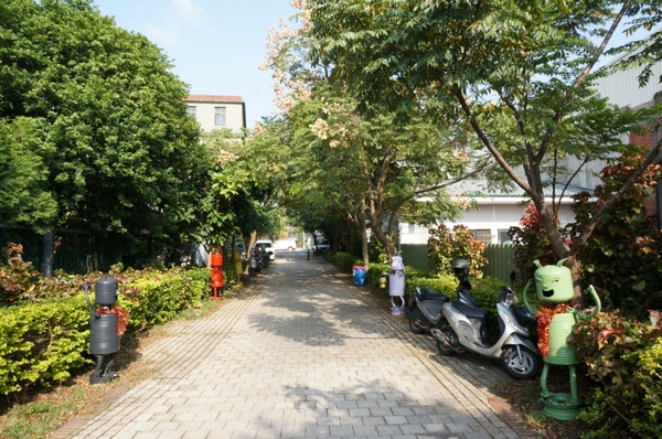 水巷覓鏡 & 水圈圈：2013桃園地景藝術節～水巷覓鏡 & 炳哥的機器人異想世界