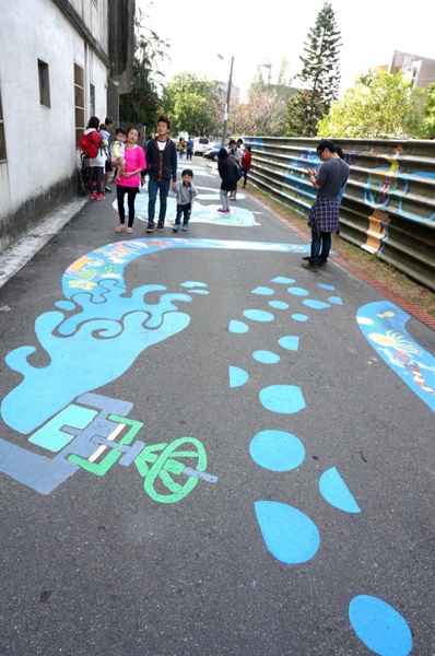 水巷覓鏡 & 水圈圈：2013桃園地景藝術節～水巷覓鏡 & 炳哥的機器人異想世界