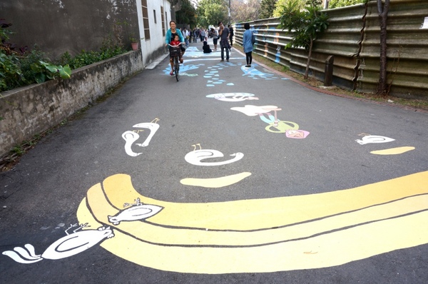 水巷覓鏡 & 水圈圈：2013桃園地景藝術節～水巷覓鏡 & 炳哥的機器人異想世界