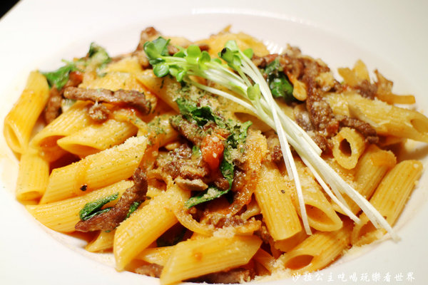 O'LA PASTA & BAR 喔啦義大利麵&吧:中山國中義大利麵『O'LA PASTA & BAR 喔啦義大利麵&吧』紅茶無限供應