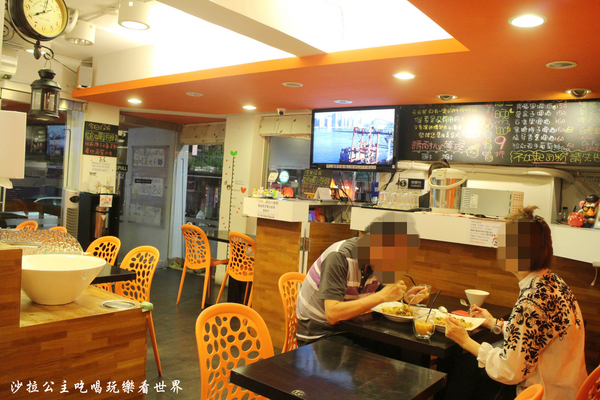 O'LA PASTA & BAR 喔啦義大利麵&吧:中山國中義大利麵『O'LA PASTA & BAR 喔啦義大利麵&吧』紅茶無限供應