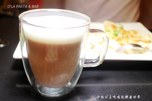 O'LA PASTA & BAR 喔啦義大利麵&吧:中山國中義大利麵『O'LA PASTA & BAR 喔啦義大利麵&吧』紅茶無限供應