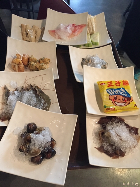 辛殿麻辣鍋(松江南京店)：[台北中山]食材不馬虎的吃到飽 ♥『辛殿麻辣鍋(松江南京店)』♥ 海鮮尚青不怕你吃