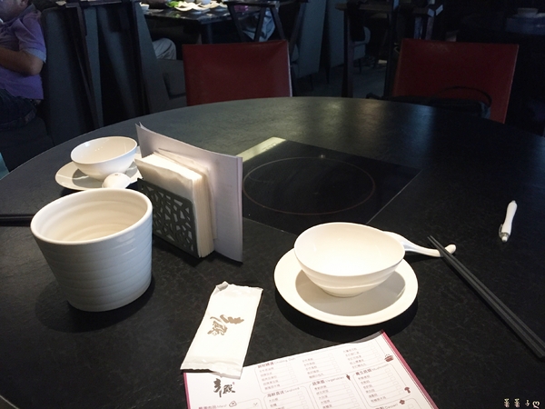 辛殿麻辣鍋(松江南京店)：[台北中山]食材不馬虎的吃到飽 ♥『辛殿麻辣鍋(松江南京店)』♥ 海鮮尚青不怕你吃