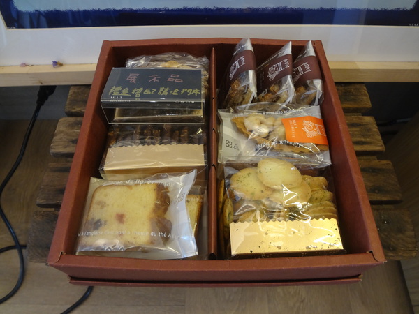 巴蕾麵包：1020717[官本金文愛台灣]巴蕾麵包好吃猶如站在青青草原中的無敵老K