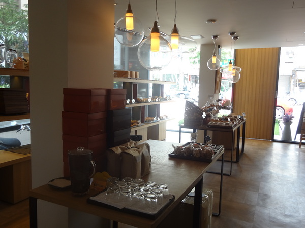 巴蕾麵包：1020717[官本金文愛台灣]巴蕾麵包好吃猶如站在青青草原中的無敵老K