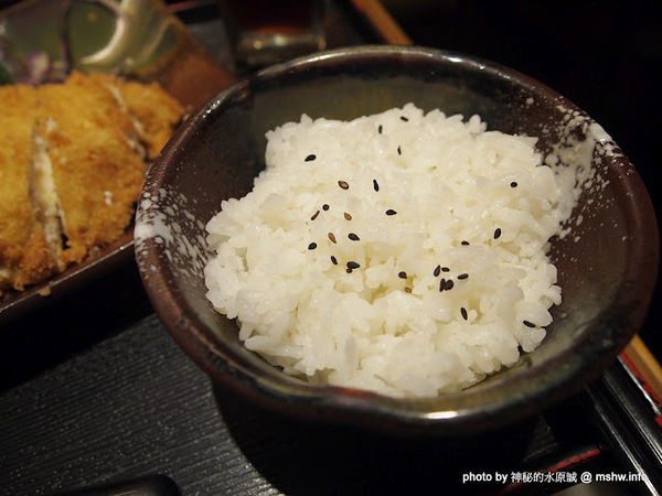 嘿鬥日式定食專賣(勤美店):還有進步空間的份量與價格 ~ 台中西區〞嘿鬥日式定食專賣店〞