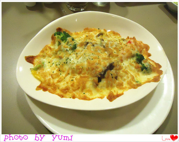 Midtown Cafe：【高雄食記】平價又美味♥飲料無限續杯  麵包貝果吃到飽@Midtown Bagel Cafe