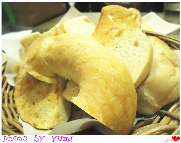 Midtown Cafe：【高雄食記】平價又美味♥飲料無限續杯  麵包貝果吃到飽@Midtown Bagel Cafe