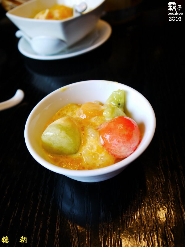 糖朝(台中金典形象店)：港式茶點之外還要加上現點現沖的原木桶豆腐花才過癮，「糖朝」(台中金典店) ～