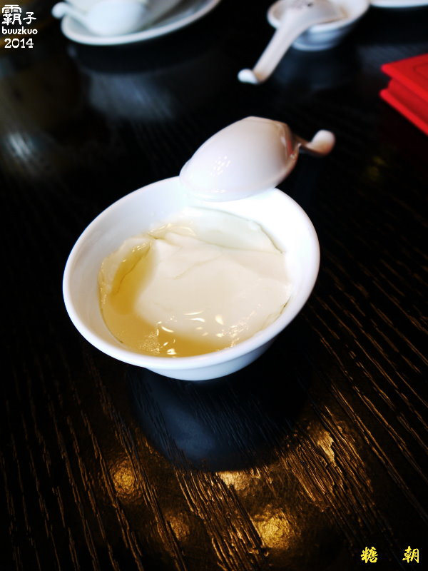 糖朝(台中金典形象店)：港式茶點之外還要加上現點現沖的原木桶豆腐花才過癮，「糖朝」(台中金典店) ～