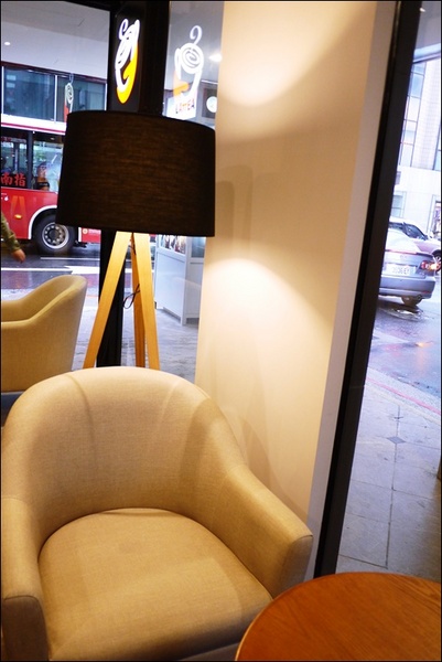 高樂雅咖啡(台北長安店):【高樂雅咖啡】澳洲最大連鎖咖啡店,進駐台灣!