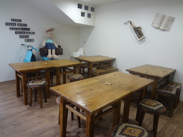 Butter巴特早午餐：1021031[官本金文愛台灣口碑券第12彈]幸運繽紛彩蛋Butter巴特早午餐彷彿在復古英式鄉村中享食彩色蛋餅及美味的海鮮總匯軟法堡