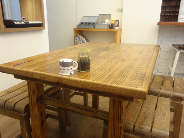 Butter巴特早午餐：1021031[官本金文愛台灣口碑券第12彈]幸運繽紛彩蛋Butter巴特早午餐彷彿在復古英式鄉村中享食彩色蛋餅及美味的海鮮總匯軟法堡