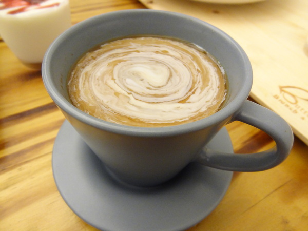 Butter巴特早午餐：1021031[官本金文愛台灣口碑券第12彈]幸運繽紛彩蛋Butter巴特早午餐彷彿在復古英式鄉村中享食彩色蛋餅及美味的海鮮總匯軟法堡