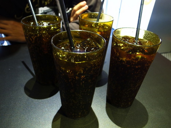 小惡魔炭燒牛排:<新北|捷運永安市場|牛排館>超正點平價排餐~雞豬牛都好吃!!!