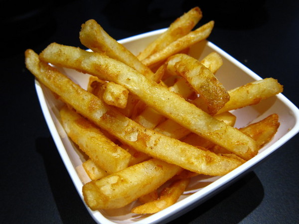 小惡魔炭燒牛排:<新北|捷運永安市場|牛排館>超正點平價排餐~雞豬牛都好吃!!!