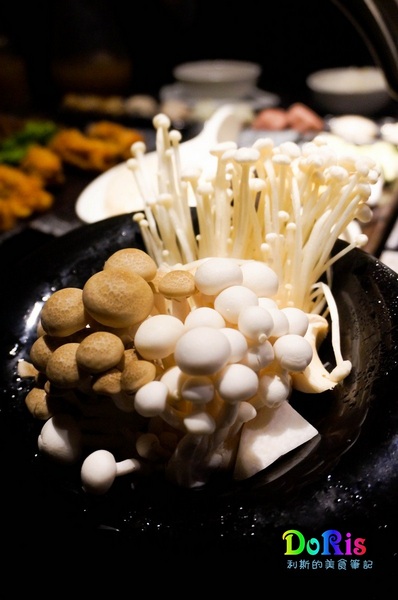 這一鍋(吉林殿)：酸菜鍋徹底搶走了麻辣湯頭的風采-這一鍋皇室秘藏鍋物(吉林殿)