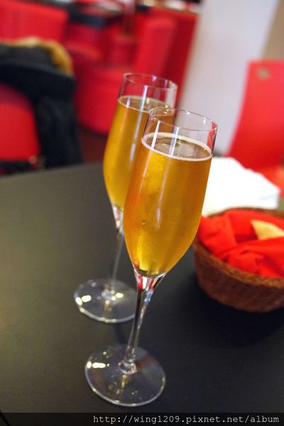 普拉嬤嬤La Mère Poulard:冒泡泡的舒芙蕾烘蛋。【La Mère Poular 普拉嬤嬤】法式經典料理