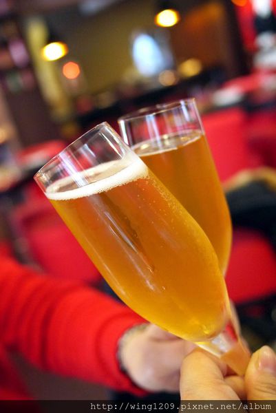 普拉嬤嬤La Mère Poulard:冒泡泡的舒芙蕾烘蛋。【La Mère Poular 普拉嬤嬤】法式經典料理