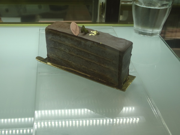 樂蒙地 L'amande：1021106[官本金文愛台灣口碑券第13彈]Tiffany綠色系樂蒙地L'amande的檸檬蛋糕好吃到要唱Lemon Tree