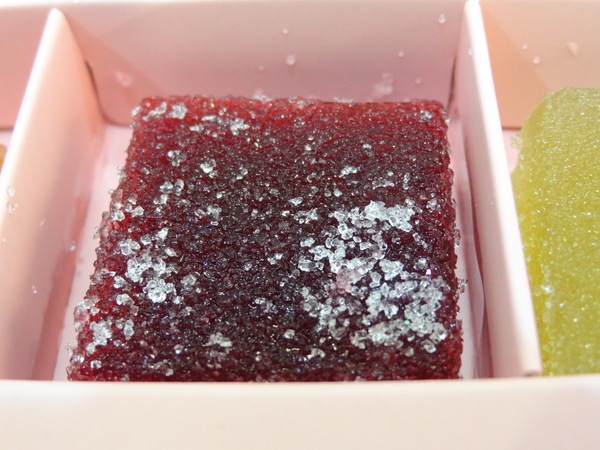 樂蒙地 L'amande：1021106[官本金文愛台灣口碑券第13彈]Tiffany綠色系樂蒙地L'amande的檸檬蛋糕好吃到要唱Lemon Tree