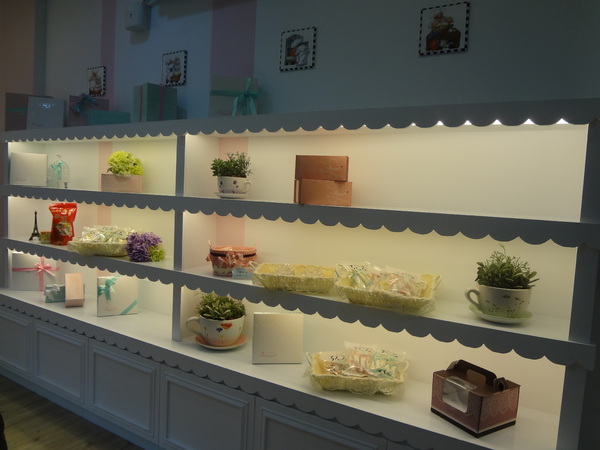 樂蒙地 L'amande：1021106[官本金文愛台灣口碑券第13彈]Tiffany綠色系樂蒙地L'amande的檸檬蛋糕好吃到要唱Lemon Tree