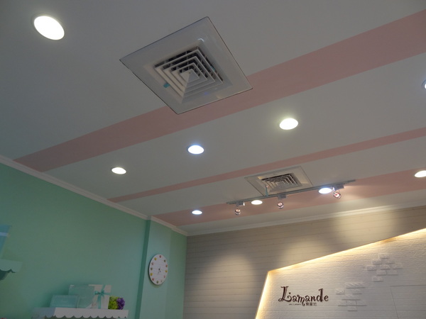 樂蒙地 L'amande：1021106[官本金文愛台灣口碑券第13彈]Tiffany綠色系樂蒙地L'amande的檸檬蛋糕好吃到要唱Lemon Tree