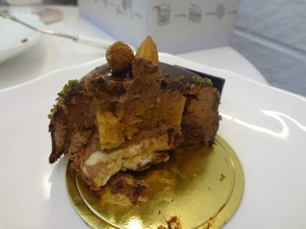 樂蒙地 L'amande：1021106[官本金文愛台灣口碑券第13彈]Tiffany綠色系樂蒙地L'amande的檸檬蛋糕好吃到要唱Lemon Tree