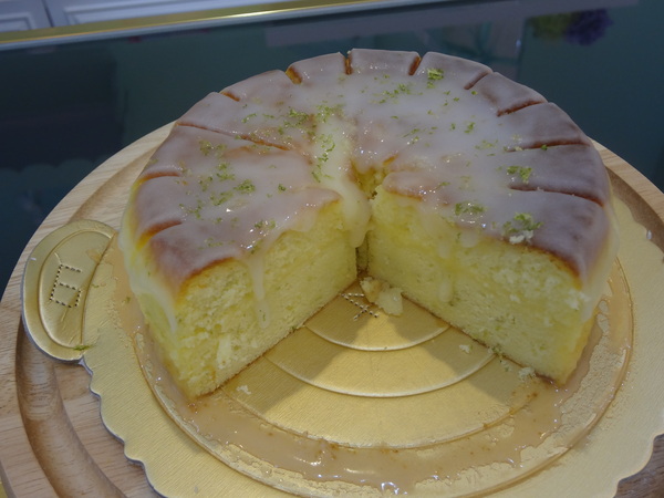 樂蒙地 L'amande：1021106[官本金文愛台灣口碑券第13彈]Tiffany綠色系樂蒙地L'amande的檸檬蛋糕好吃到要唱Lemon Tree