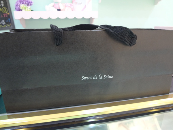 樂蒙地 L'amande：1021106[官本金文愛台灣口碑券第13彈]Tiffany綠色系樂蒙地L'amande的檸檬蛋糕好吃到要唱Lemon Tree