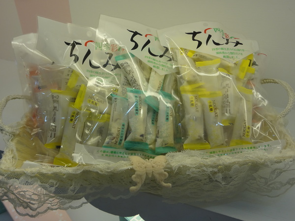 樂蒙地 L'amande：1021106[官本金文愛台灣口碑券第13彈]Tiffany綠色系樂蒙地L'amande的檸檬蛋糕好吃到要唱Lemon Tree