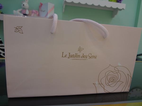 樂蒙地 L'amande：1021106[官本金文愛台灣口碑券第13彈]Tiffany綠色系樂蒙地L'amande的檸檬蛋糕好吃到要唱Lemon Tree