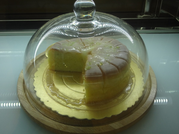 樂蒙地 L'amande：1021106[官本金文愛台灣口碑券第13彈]Tiffany綠色系樂蒙地L'amande的檸檬蛋糕好吃到要唱Lemon Tree