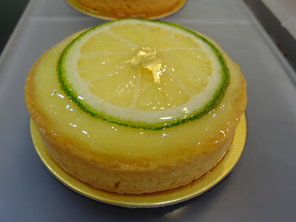 樂蒙地 L'amande：1021106[官本金文愛台灣口碑券第13彈]Tiffany綠色系樂蒙地L'amande的檸檬蛋糕好吃到要唱Lemon Tree