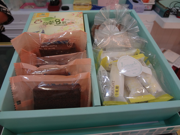 樂蒙地 L'amande：1021106[官本金文愛台灣口碑券第13彈]Tiffany綠色系樂蒙地L'amande的檸檬蛋糕好吃到要唱Lemon Tree