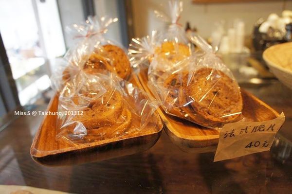 1510767_10201084083968284_1357784378_n