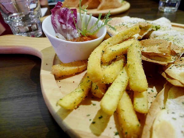 橋下咖啡 Restaurant & Bar：橋下咖啡 Restaurant & Bar