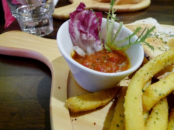 橋下咖啡 Restaurant & Bar：橋下咖啡 Restaurant & Bar