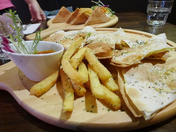 橋下咖啡 Restaurant & Bar：橋下咖啡 Restaurant & Bar