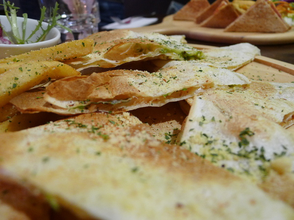 橋下咖啡 Restaurant & Bar：橋下咖啡 Restaurant & Bar